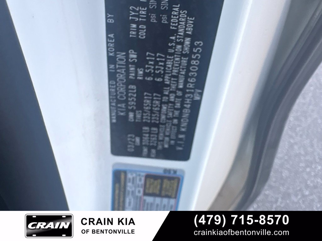 Certified 2024 Kia Carnival LX FWD image 33
