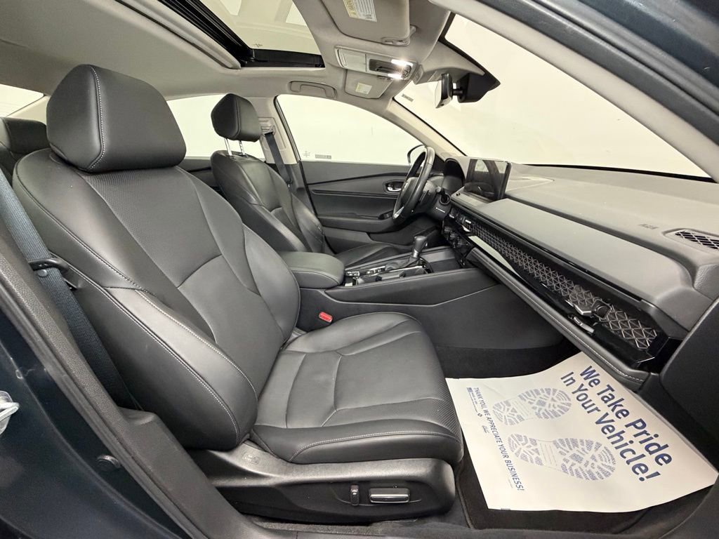Used 2024 Honda Accord Touring image 9