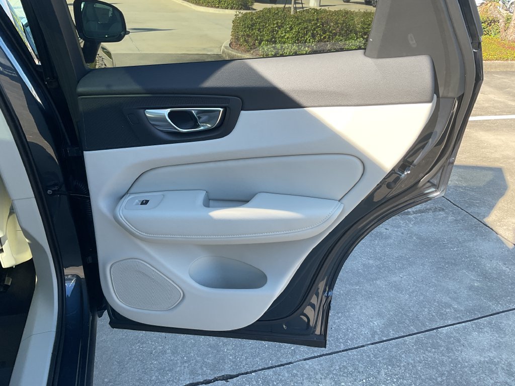 New 2027 Volvo XC60 B5 Ultra AWD/4WD image 15