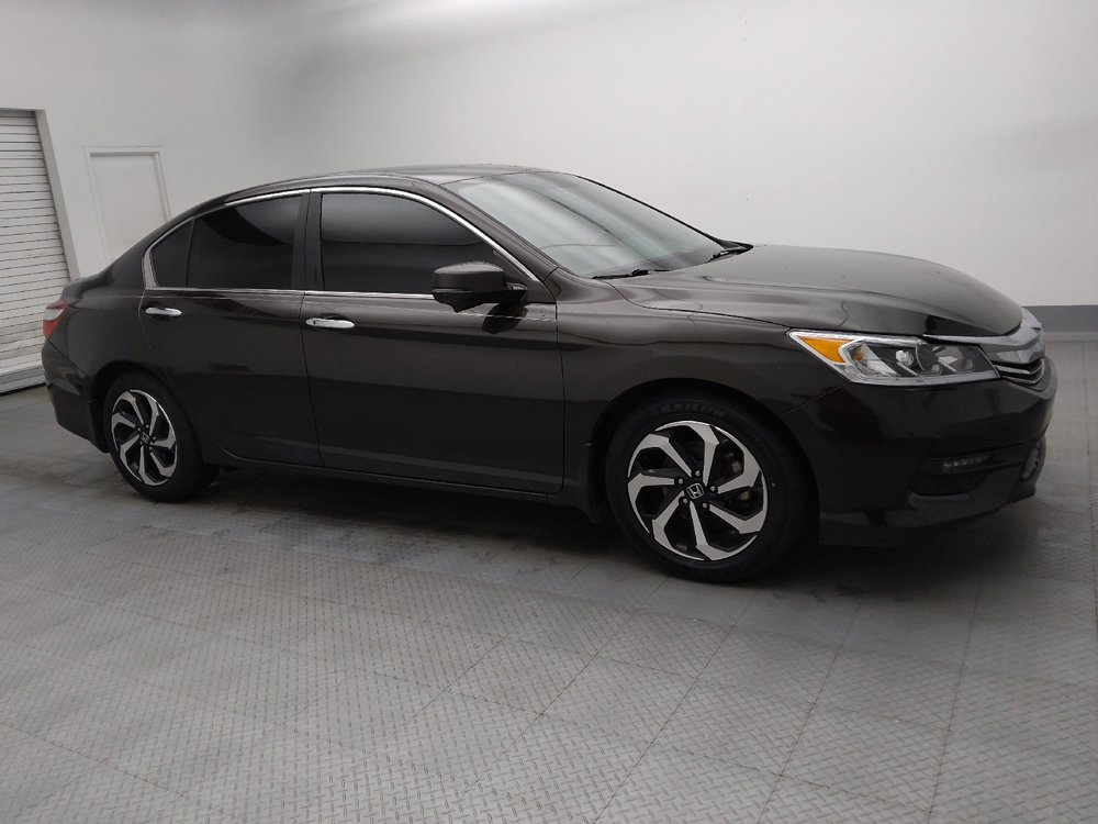 Used 2017 Honda Accord EX image 11