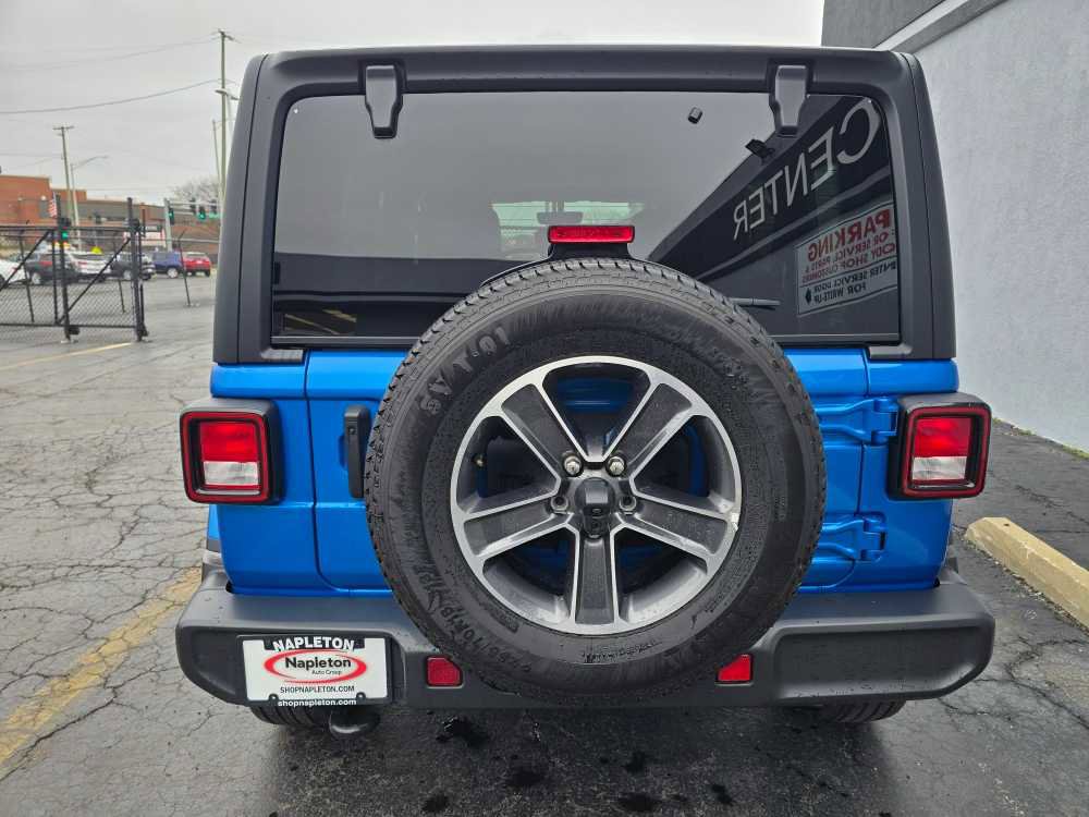 Used 2023 Jeep Wrangler Unlimited Sahara AWD/4WD image 10