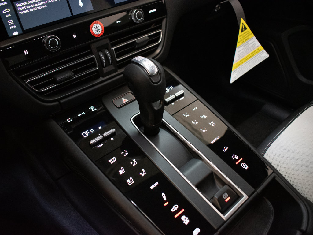 New 2026 Porsche Macan GTS AWD/4WD image 33