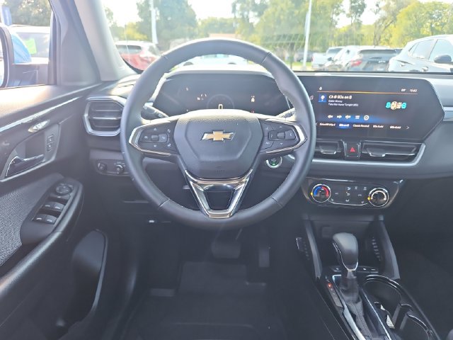 Used 2026 Chevrolet TrailBlazer LT w/ LT Cold Weather Package AWD/4WD image 14