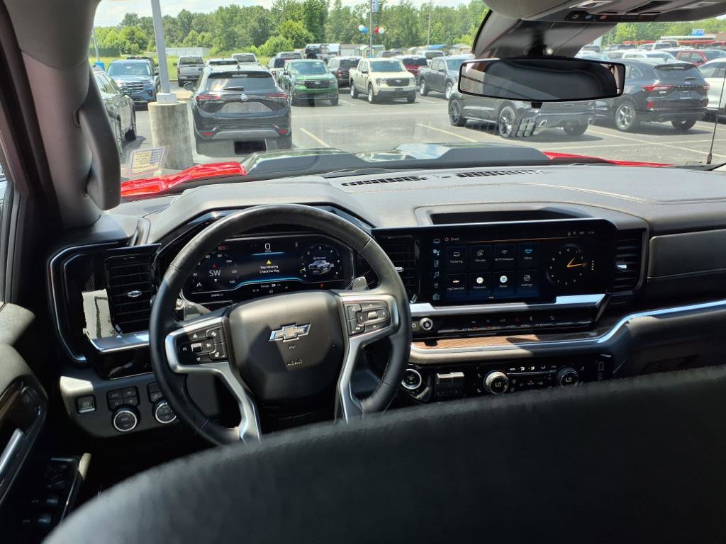 Used 2024 Chevrolet Silverado 1500 LT Trail Boss w/ Convenience Package II image 10