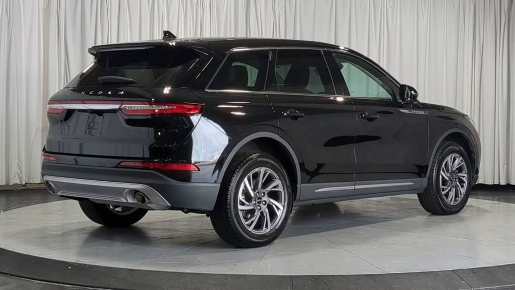 Used 2023 Lincoln Corsair AWD w/ Equipment Group 101A image 8