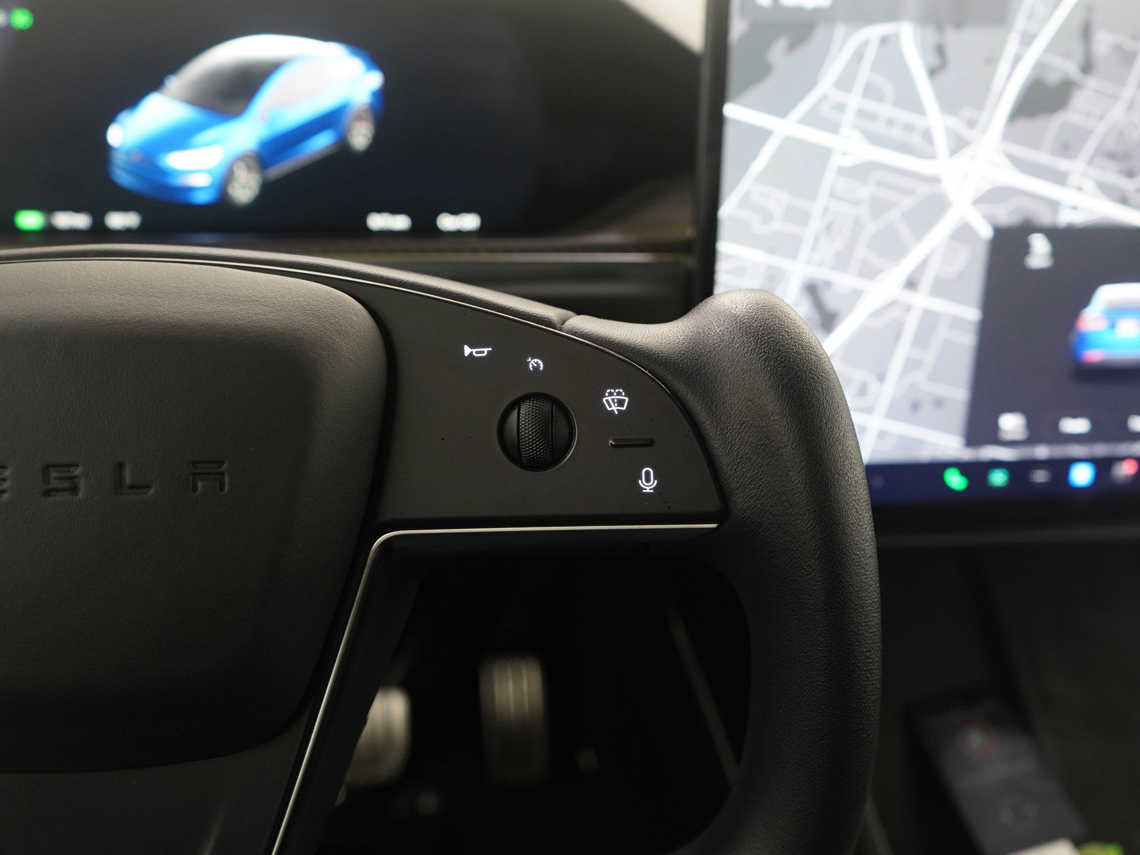 Used 2023 Tesla Model X Plaid image 27