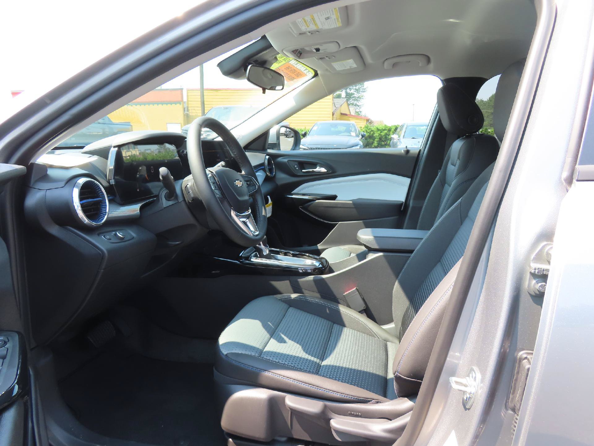 New 2026 Chevrolet Trax LT w/ Driver Confidence Package FWD image 14