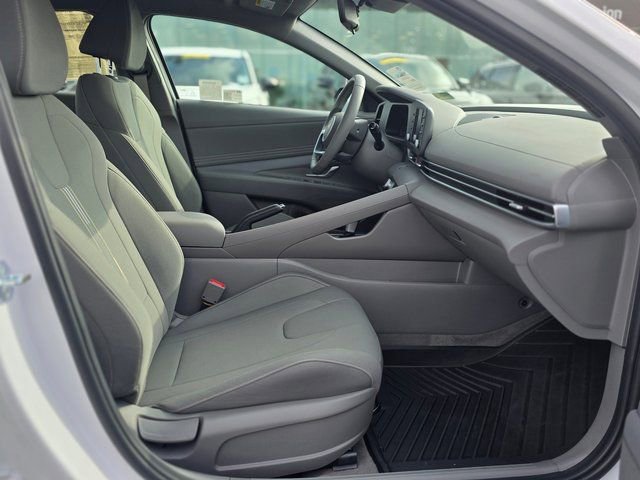 Certified 2025 Hyundai Elantra Sport image 10