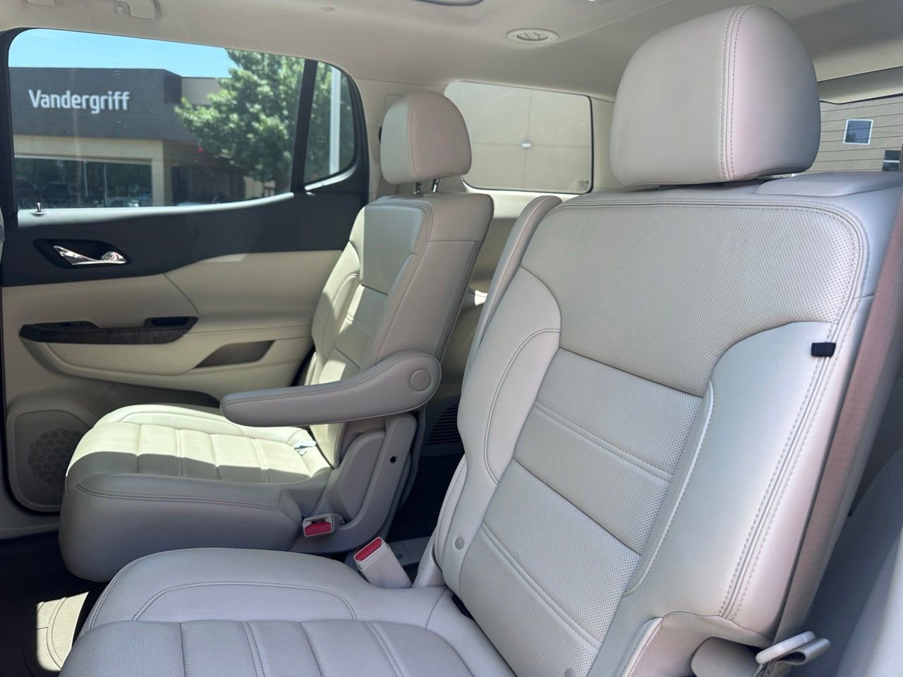Used 2021 GMC Acadia Denali AWD/4WD image 18