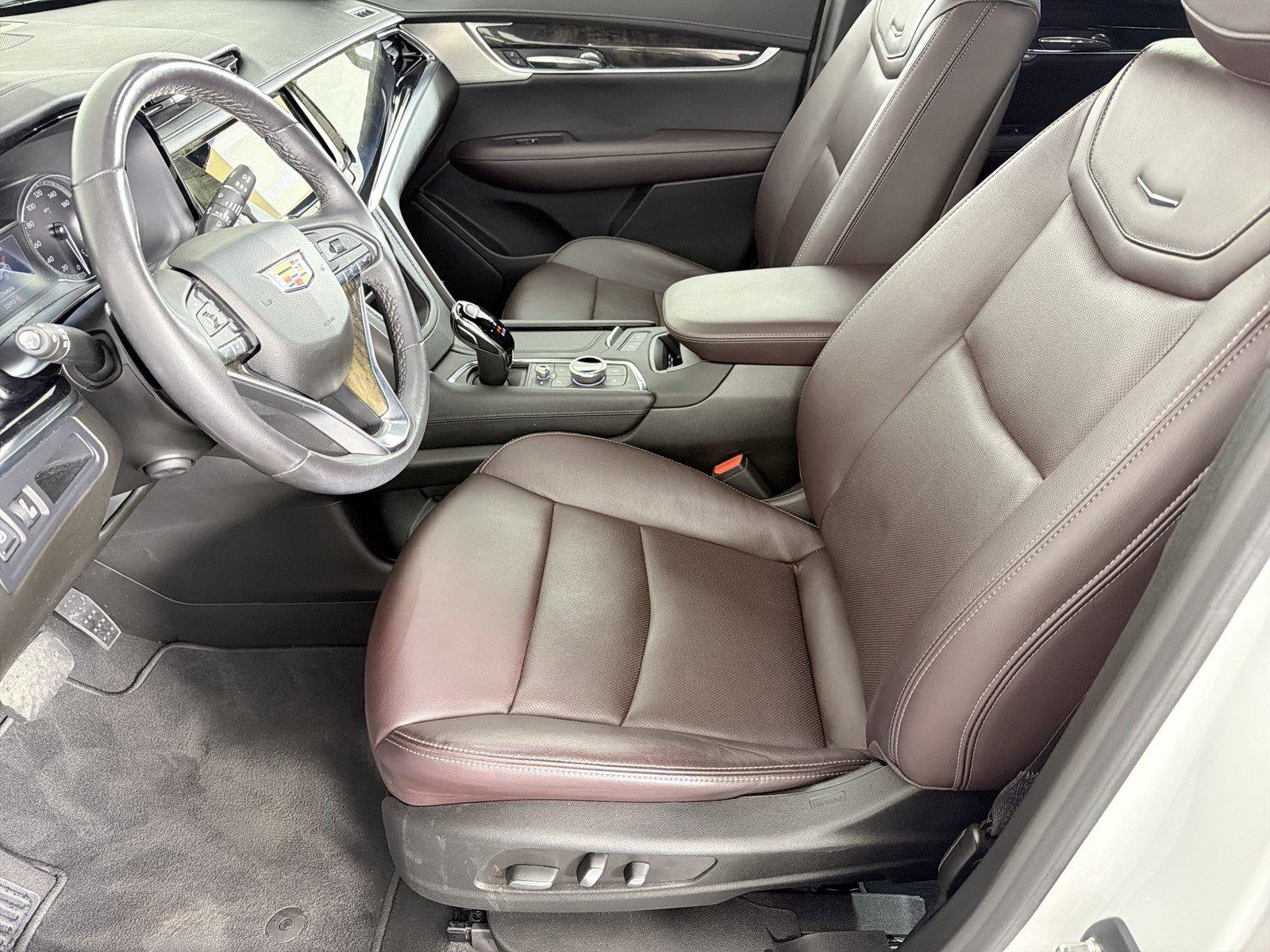 Used 2023 Cadillac XT6 Premium Luxury FWD image 7