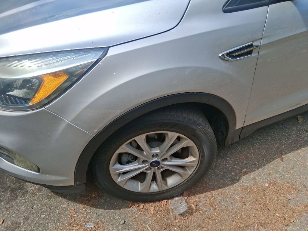 Used 2017 Ford Escape SE FWD image 9