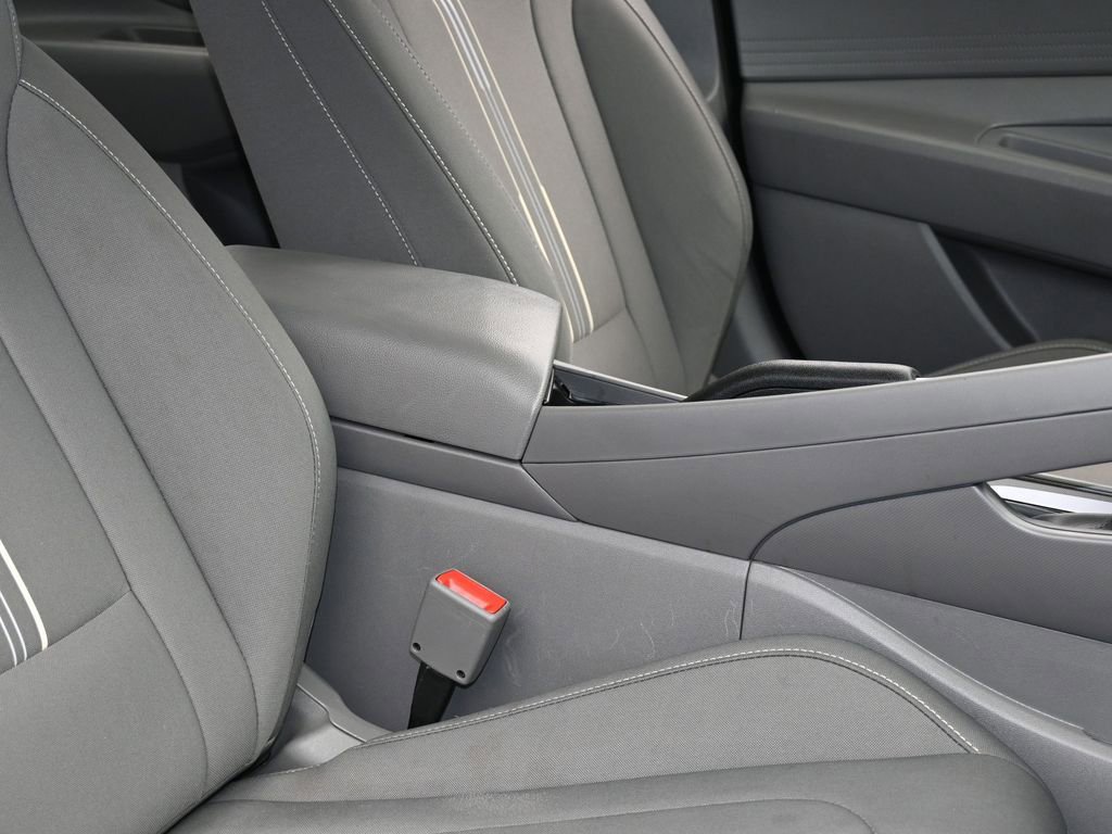 Used 2024 Hyundai Elantra SEL image 43
