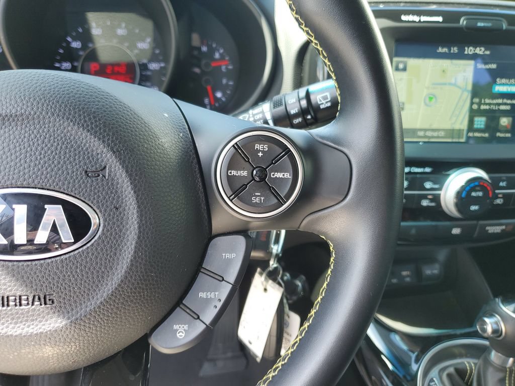 Used 2015 Kia Soul + w/ Audio Package FWD image 23