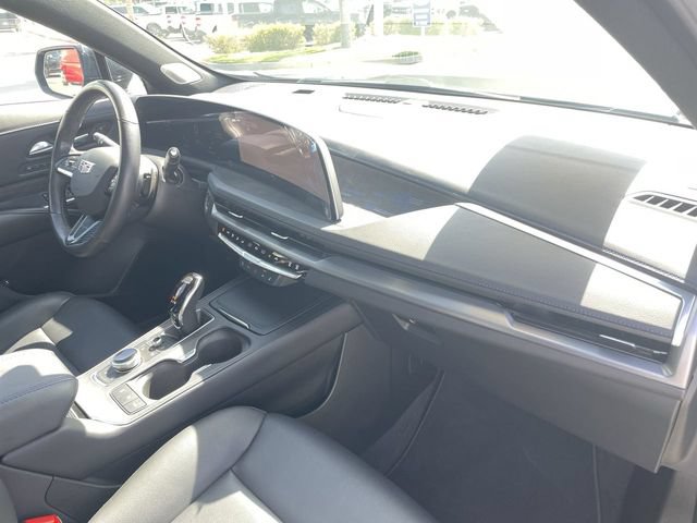 Used 2024 Cadillac XT4 Sport w/ Cold Weather Package FWD image 29