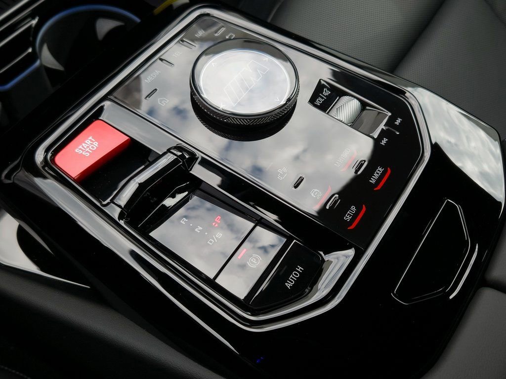 New 2026 BMW M5 w/ Executive Package image 12