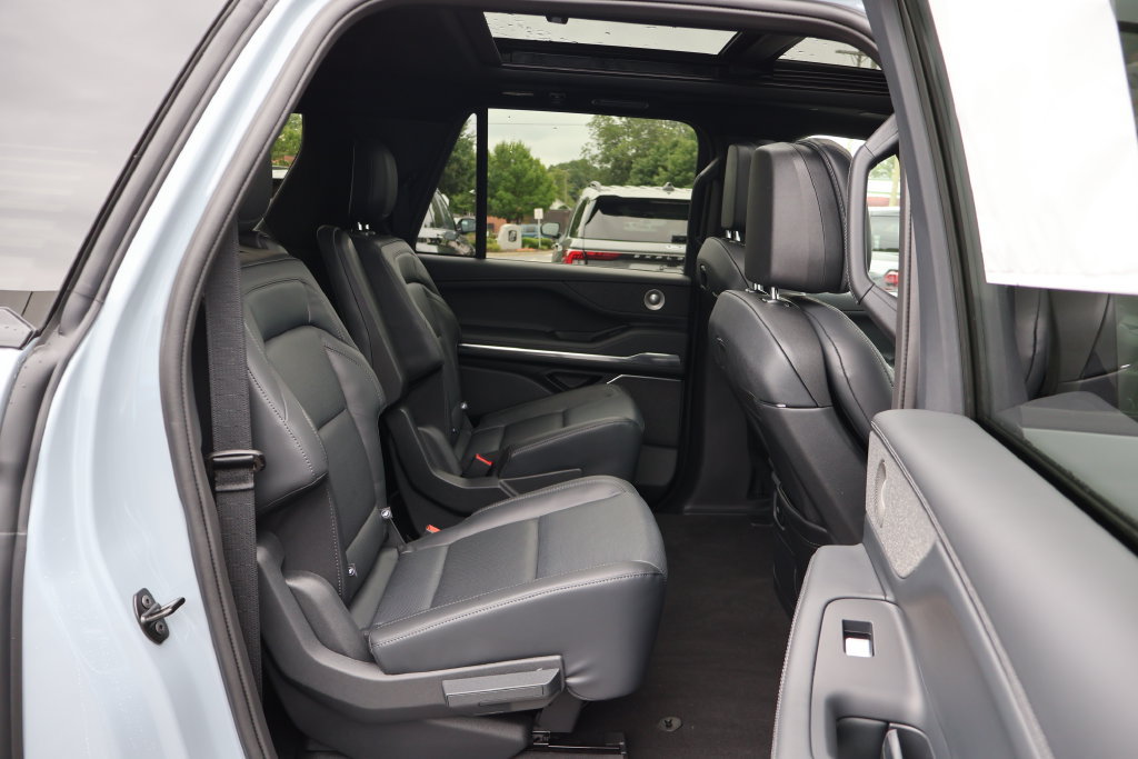 New 2027 Lincoln Navigator L Reserve w/ Jet Appearance Package AWD/4WD image 24