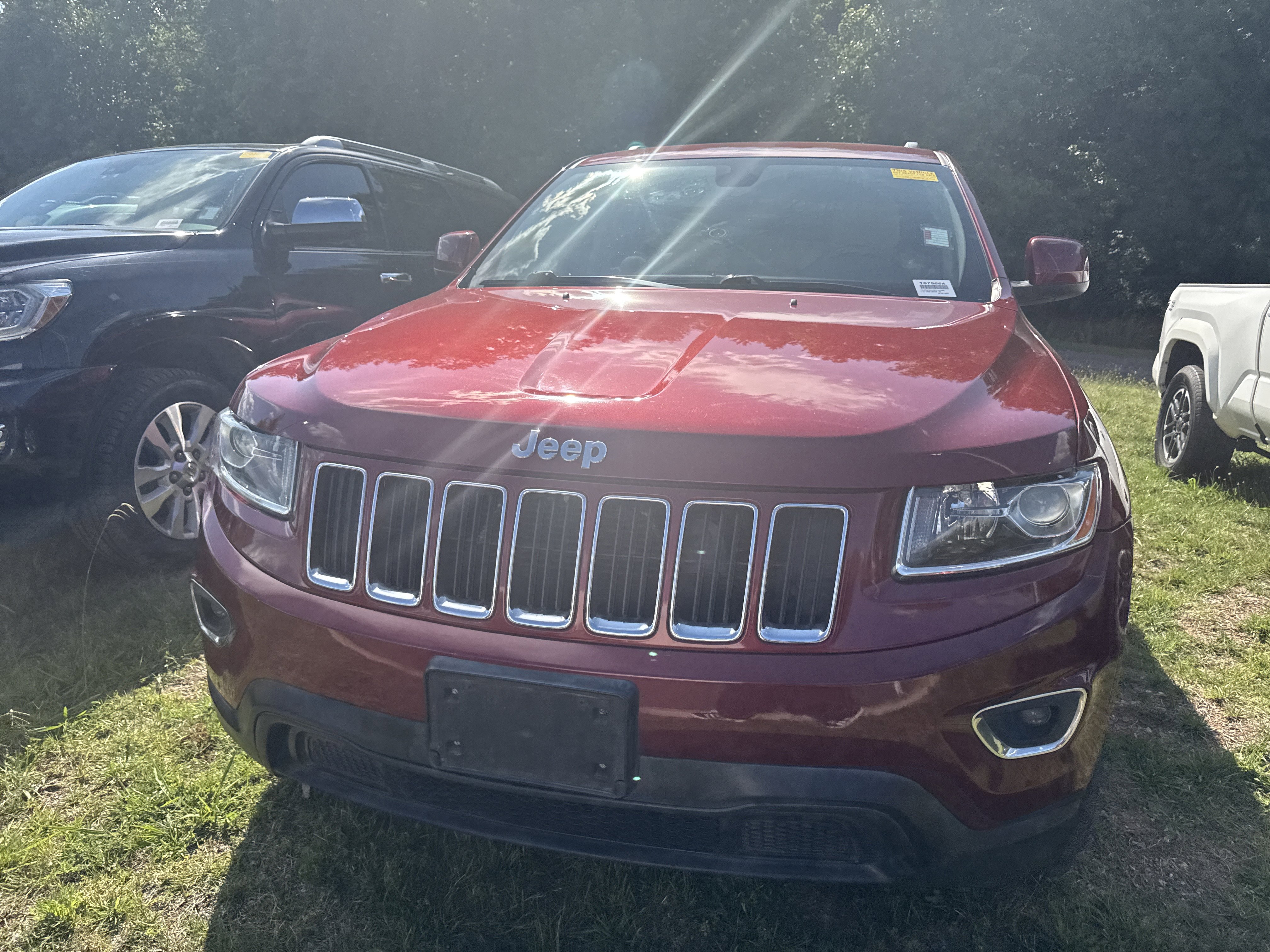 Used 2014 Jeep Grand Cherokee Laredo w/ 18" Wheel & 8.4" Radio Group RWD image 2