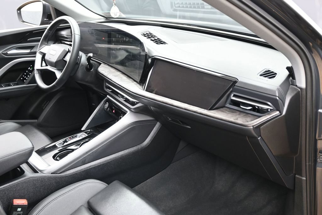 Used 2025 Audi Q5 Prestige AWD/4WD image 35