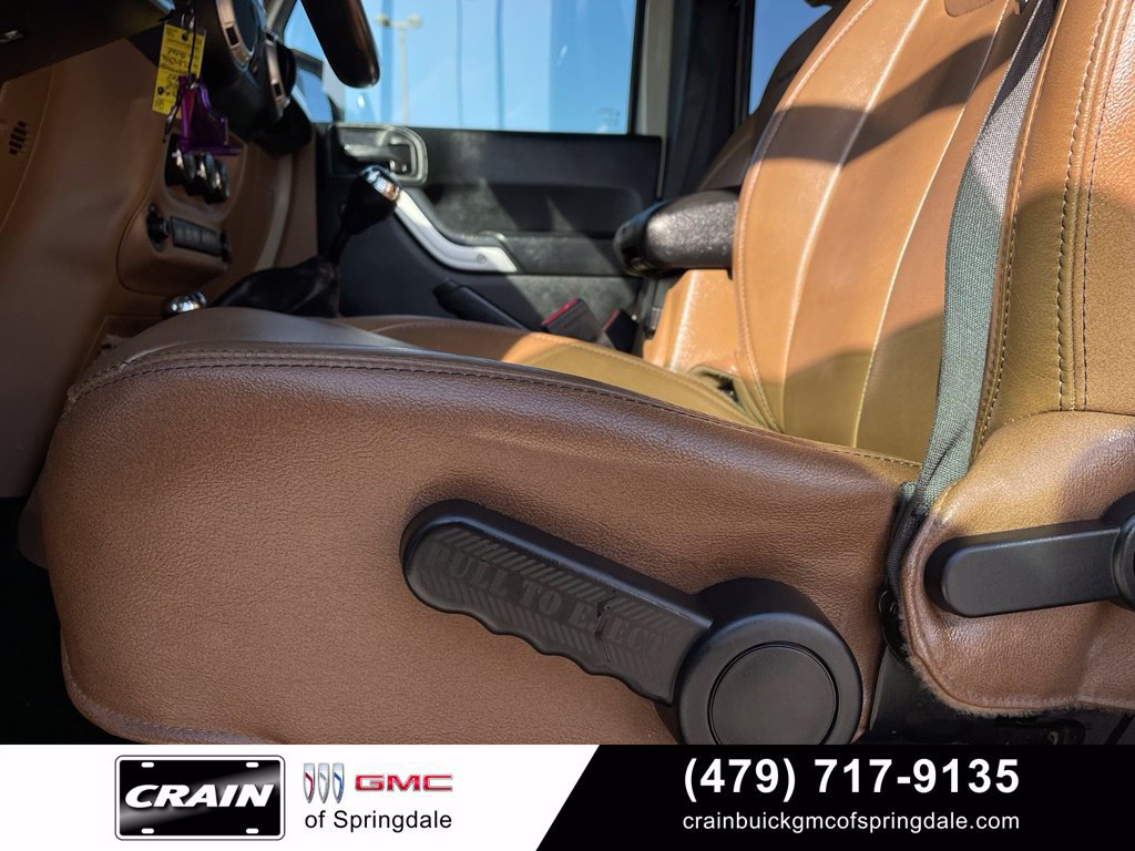Used 2018 Jeep Wrangler Unlimited Rubicon w/ Cold Weather Group AWD/4WD image 11