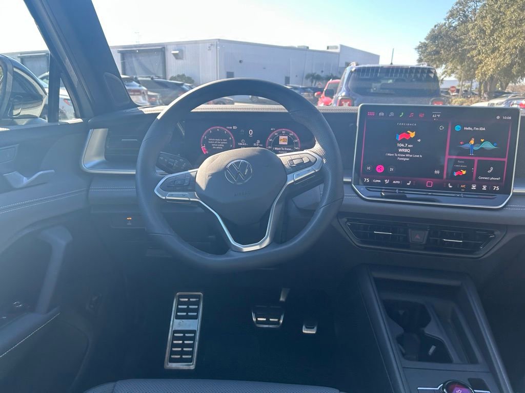 Certified 2025 Volkswagen Tiguan SE R-Line image 52