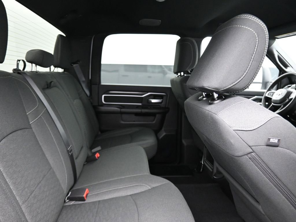 New 2026 RAM 3500 Big Horn AWD/4WD image 17