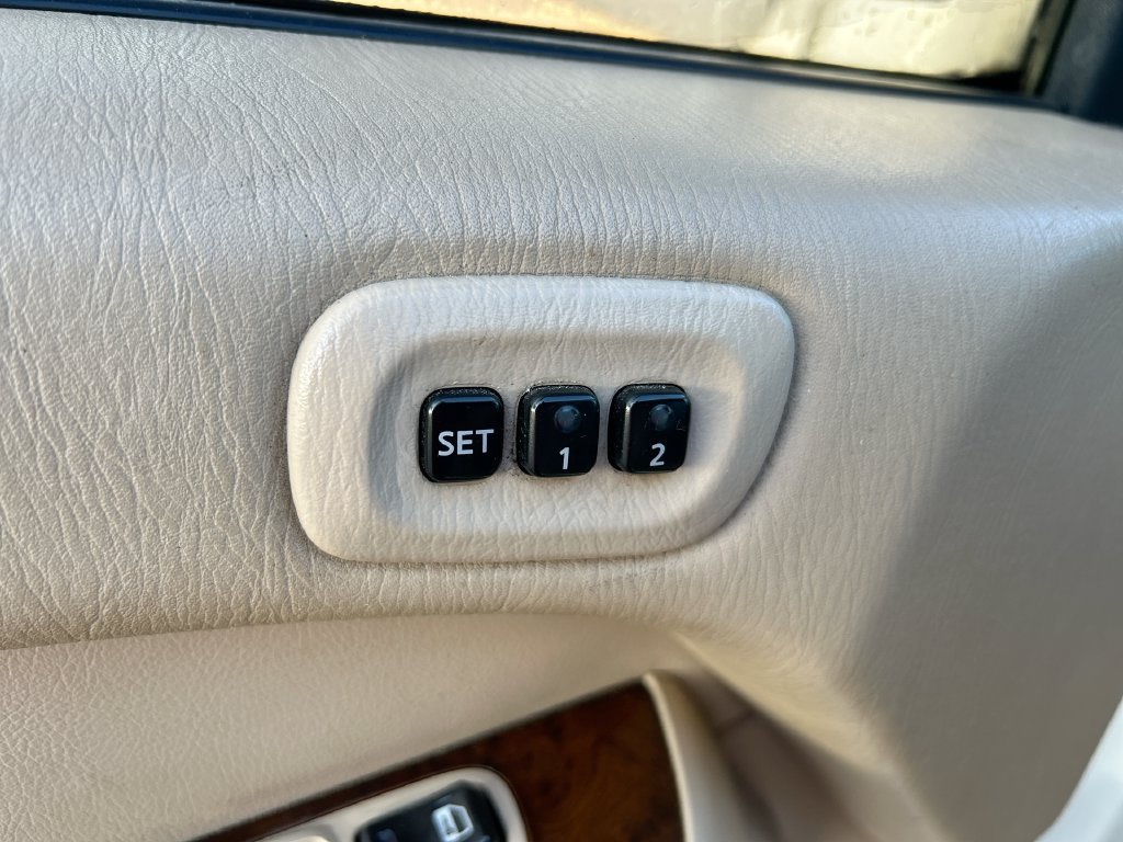 Used 2001 Nissan Pathfinder LE RWD image 13