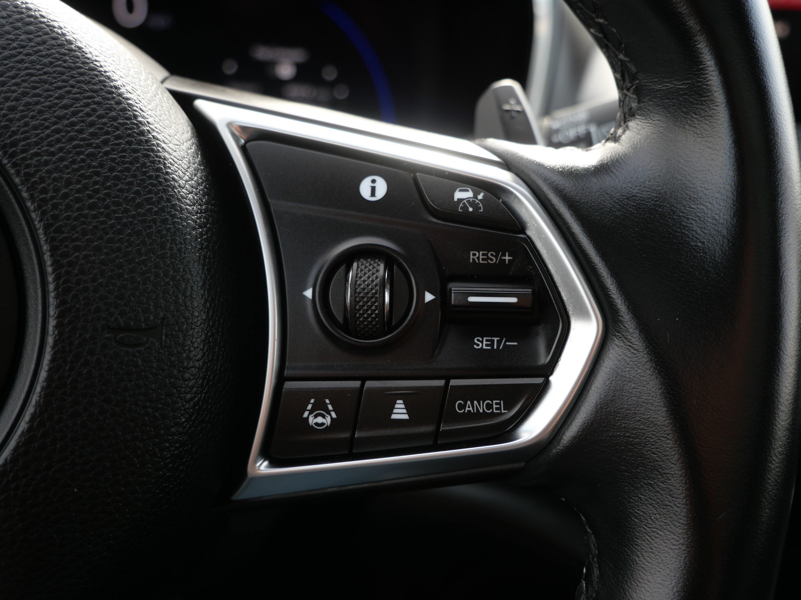 Used 2022 Acura MDX w/ Technology Package AWD/4WD image 32