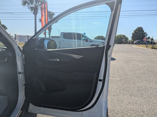 Used 2025 Buick Envista Sport Touring image 31