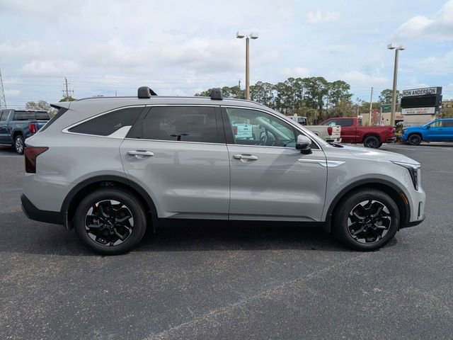 Used 2024 Kia Sorento S w/ Panoramic Sunroof Package image 3