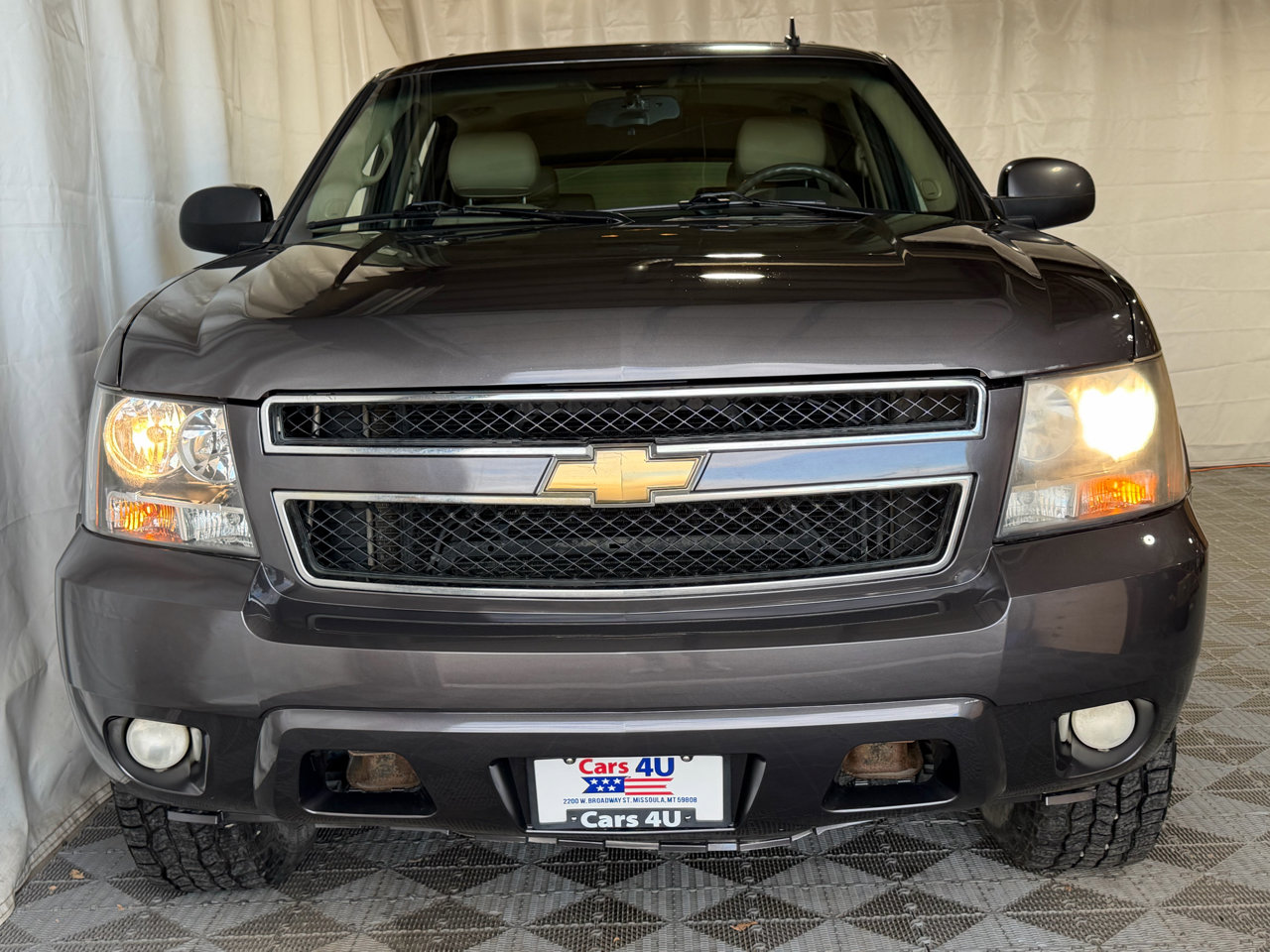 Used 2010 Chevrolet Suburban LT image 2