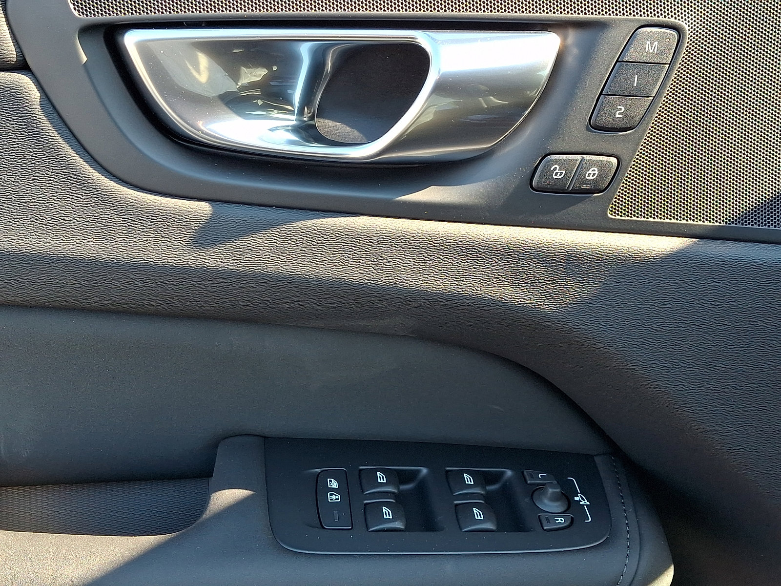 New 2026 Volvo XC60 B5 Core w/ Protection Package Premier image 7