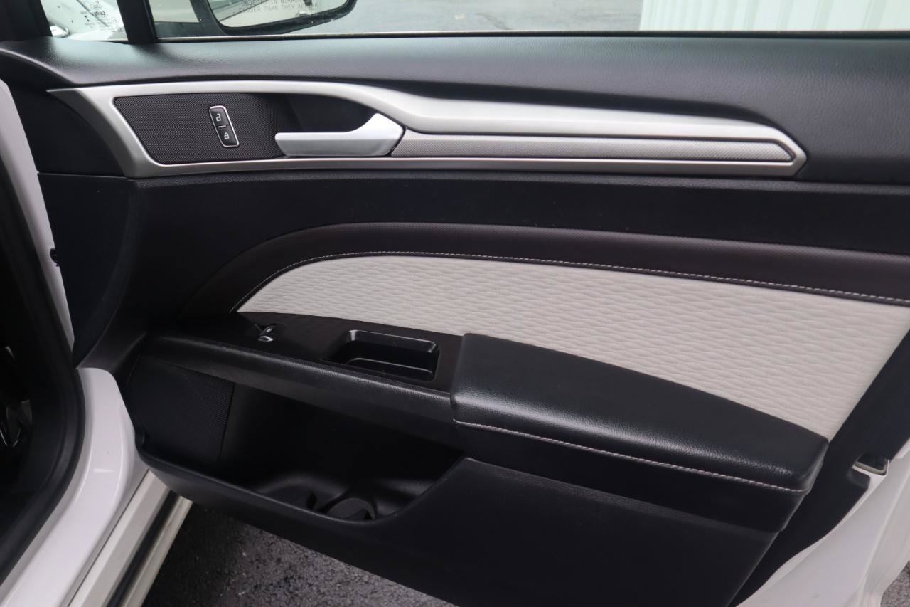 Used 2019 Ford Fusion SE w/ Equipment Group 151A FWD image 40