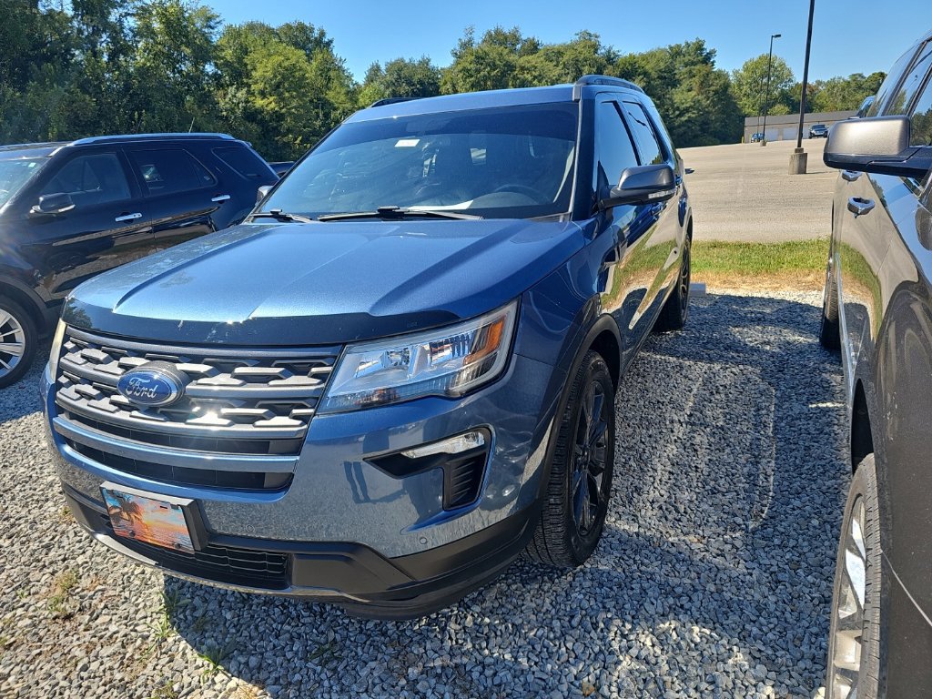Used 2018 Ford Explorer XLT w/ Equipment Group 202A AWD/4WD image 4