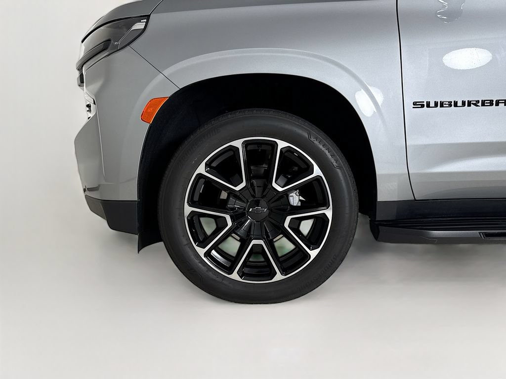 Used 2024 Chevrolet Suburban RST w/ Luxury Package RWD image 26