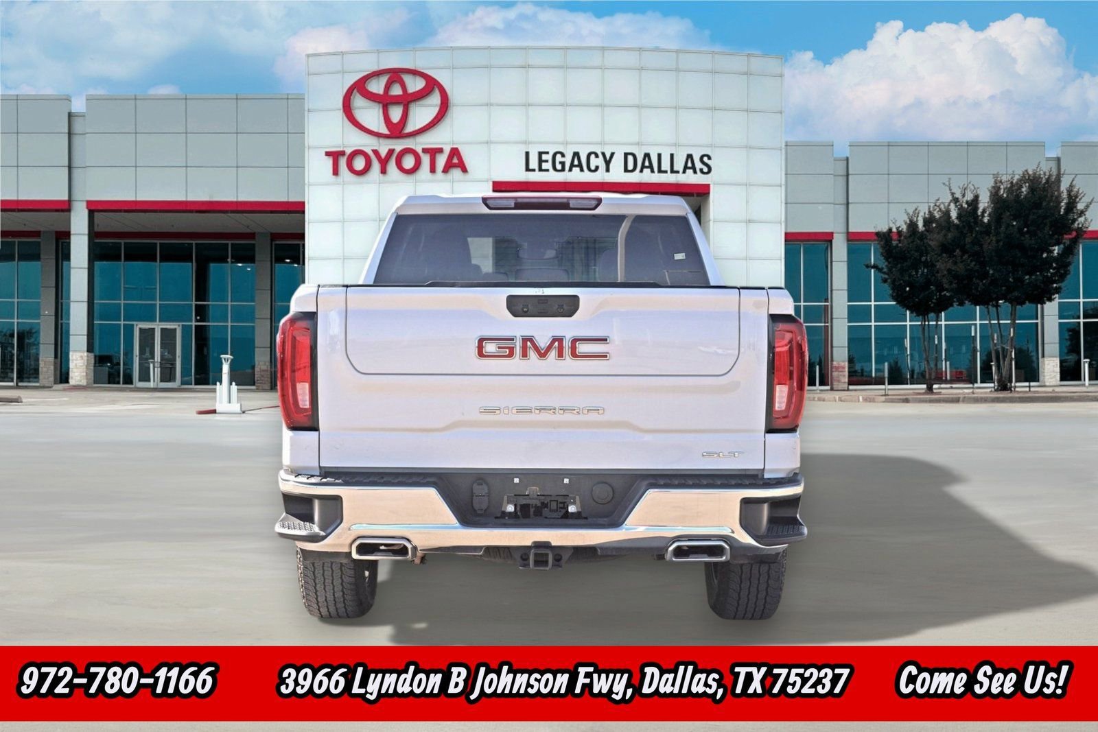Used 2024 GMC Sierra 1500 SLT w/ X31 Off-Road Package image 9