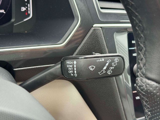Certified 2023 Volkswagen Tiguan SEL R-Line AWD/4WD image 25