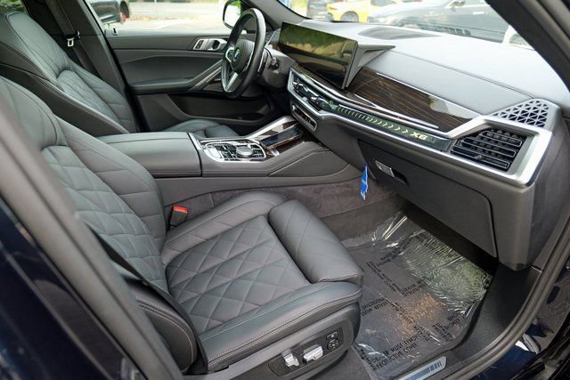 Used 2024 BMW X6 xDrive40i w/ Premium Package image 35