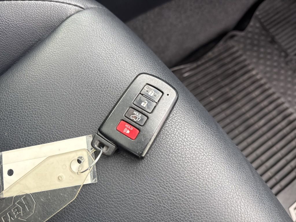 Used 2018 Toyota RAV4 Limited image 43