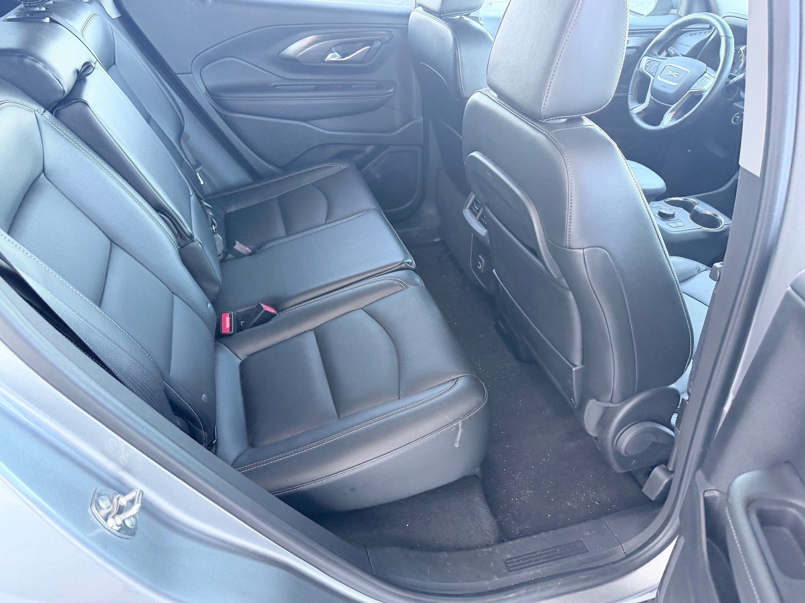 Used 2024 GMC Terrain SLT image 20