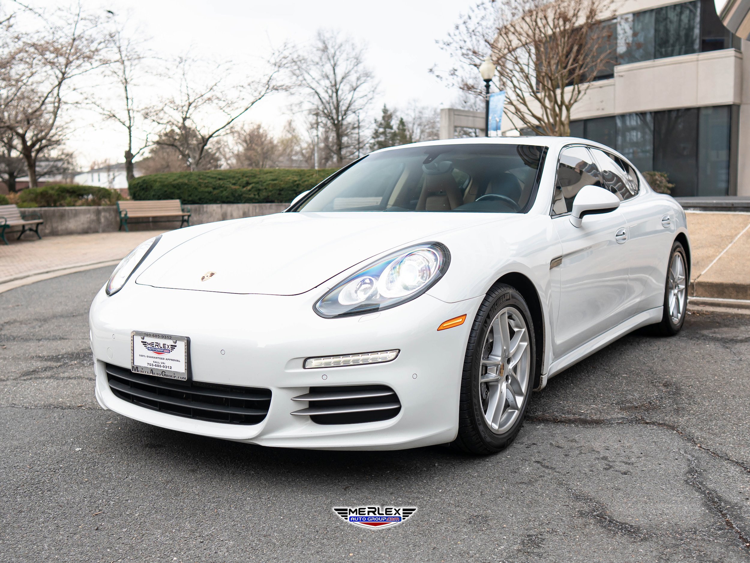 Used 2016 Porsche Panamera 4 image 3