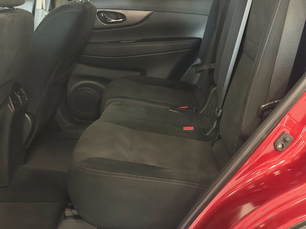 Used 2015 Nissan Rogue SV w/ SV Moonroof Package AWD/4WD image 23