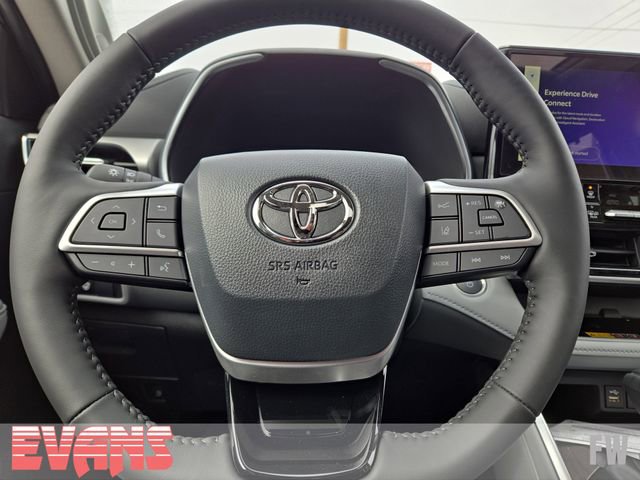 New 2026 Toyota Highlander Platinum image 17