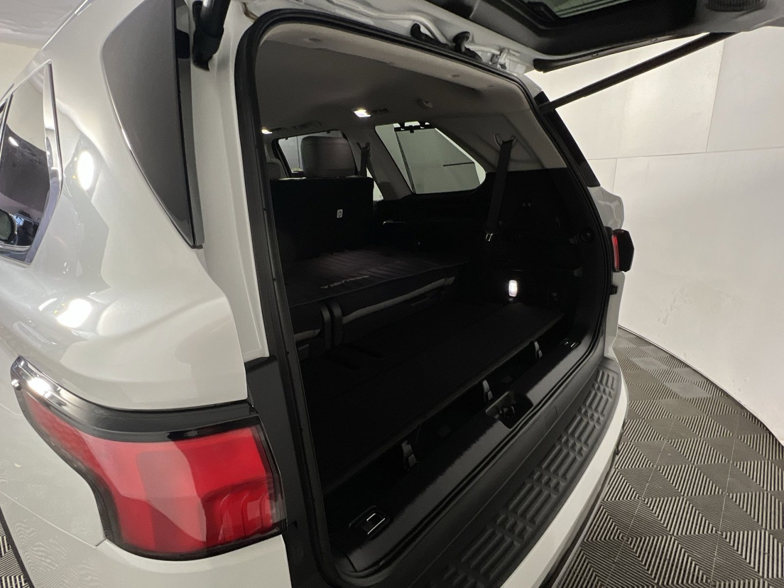 Used 2024 Toyota Sequoia Limited image 26