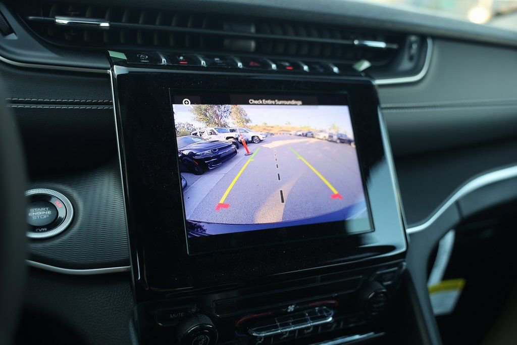 New 2025 Jeep Grand Cherokee Laredo X w/ Trailer Tow Package image 25