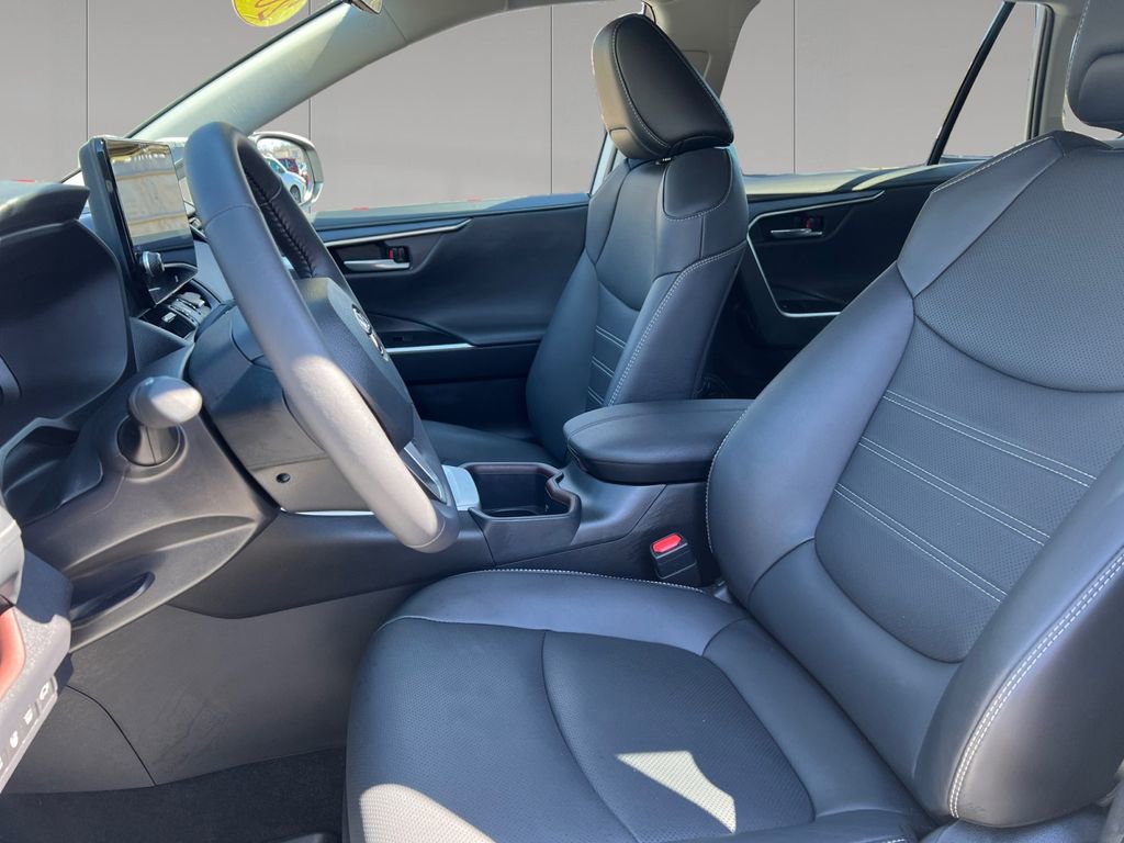 Used 2025 Toyota RAV4 Limited w/ Advanced Technology Package image 10