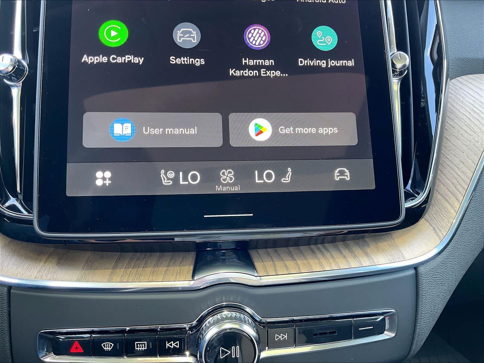 New 2027 Volvo XC60 T8 Plus AWD/4WD image 22