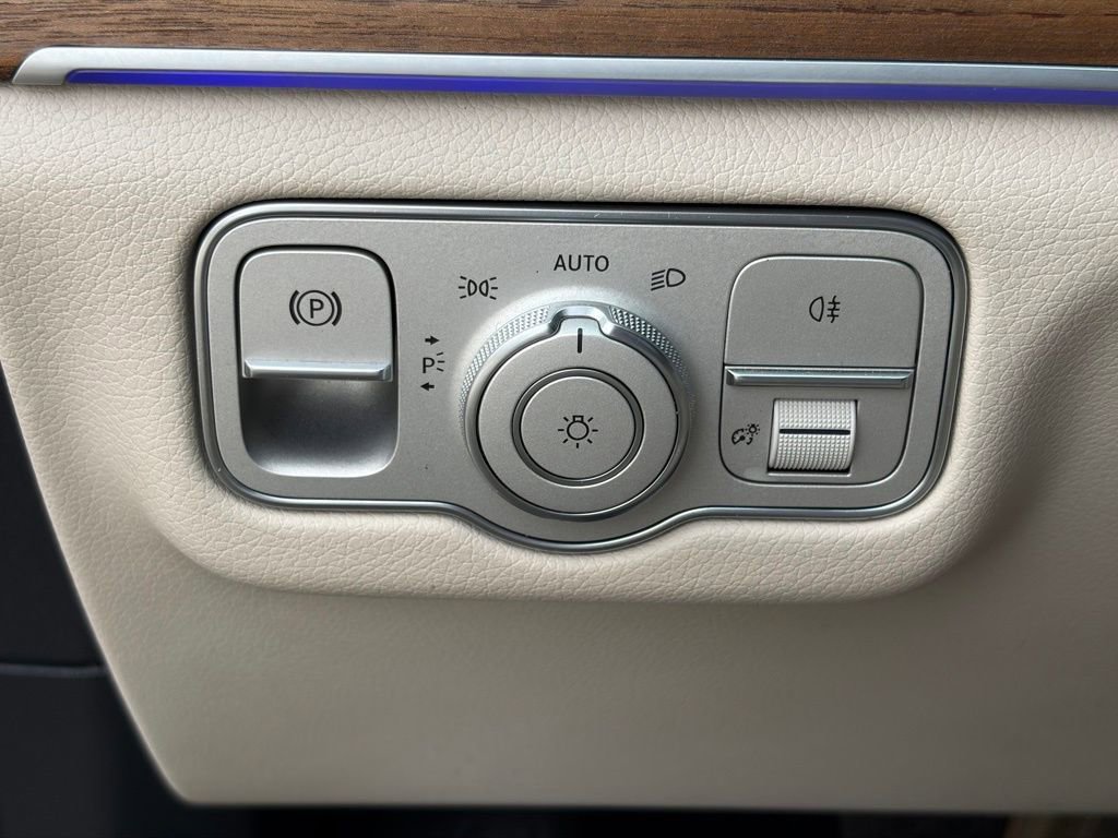 Used 2022 Mercedes-Benz GLS 450 4MATIC w/ Warmth & Comfort Package image 18