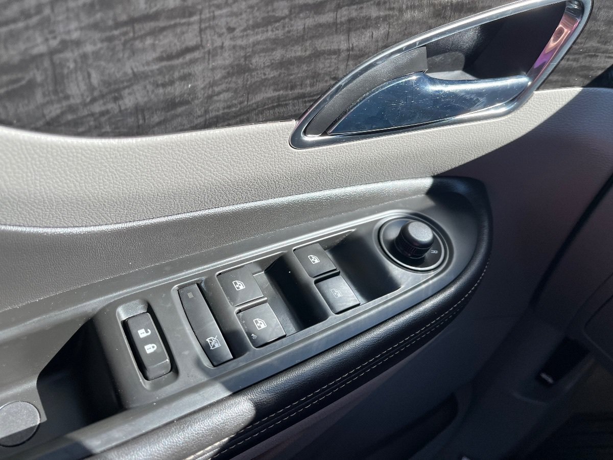 Used 2015 Buick Encore FWD image 22