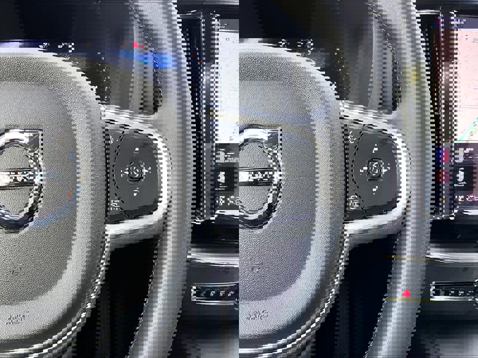 Used 2025 Volvo XC60 B5 Core image 22