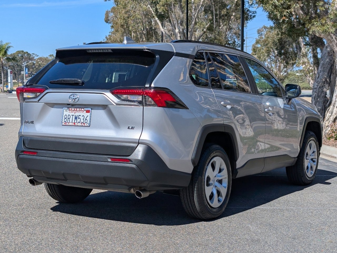 Used 2020 Toyota RAV4 LE image 13